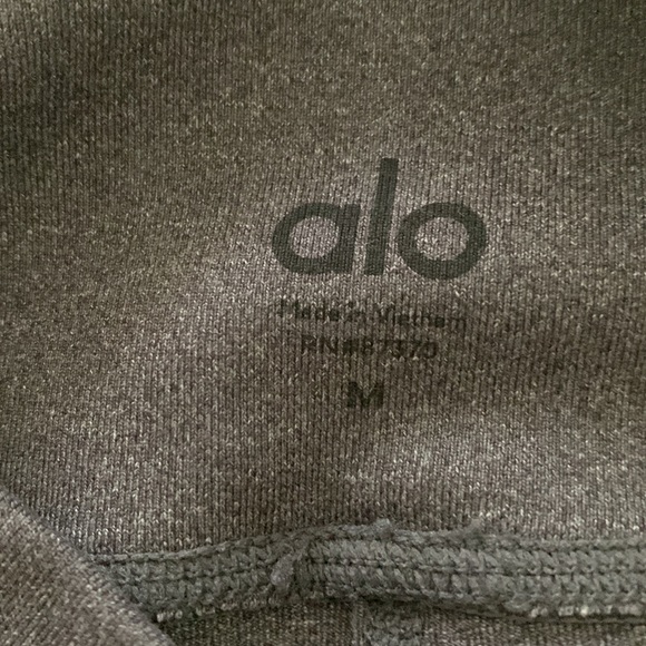 Alo yoga pants size medium - Picture 4 of 4